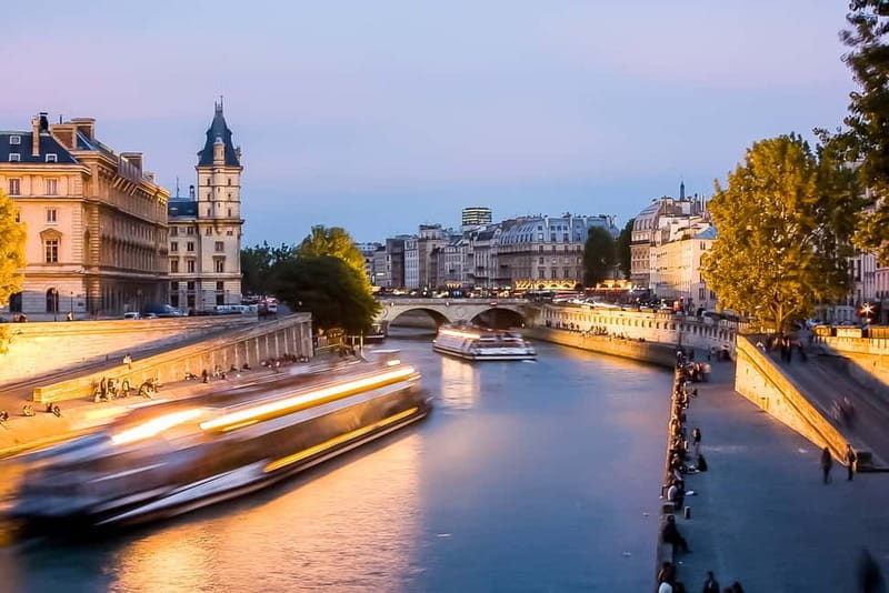 Paris: Seine Cruise & Crepe Tasting near the Eiffel Tower - Practical advice for seats, weather, and families