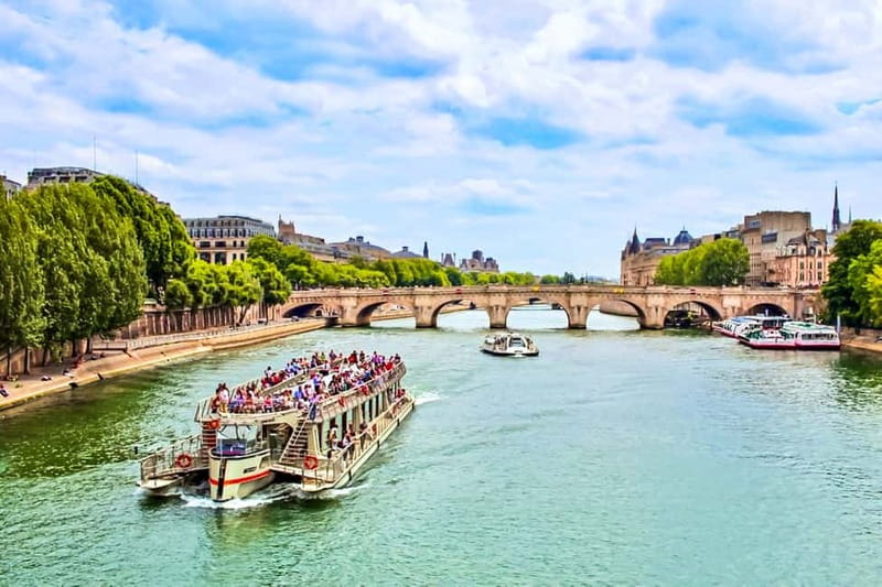 Paris: Seine Cruise & Crepe Tasting near the Eiffel Tower - Choosing the best time to cruise
