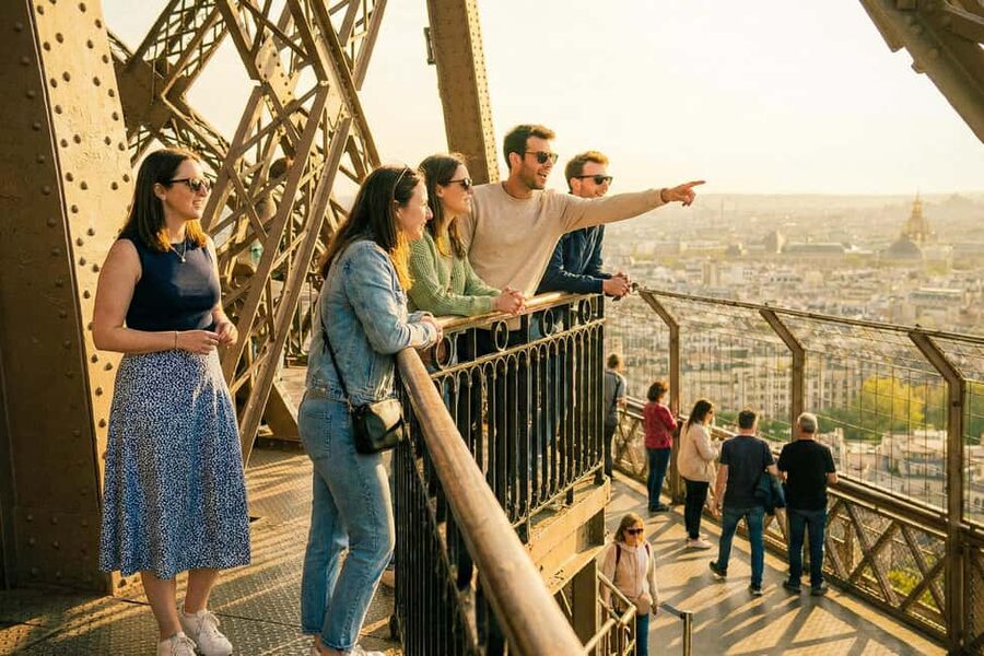 Paris: Seine River Cruise & Eiffel Tower Visit - What the guide adds to the tower visit