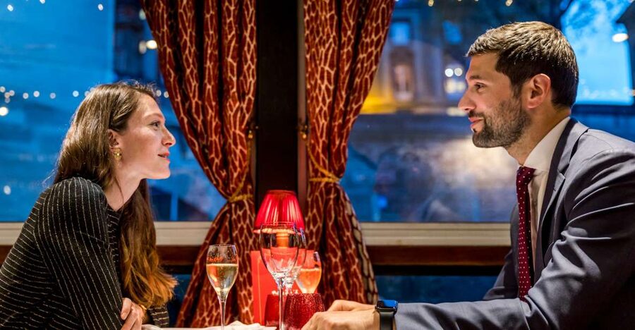 Paris: Seine River Cruise with 3-Course Dinner & Live Music - Why the small boat makes a difference