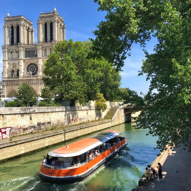Paris: Seine River Panoramic Cruise - Snacks, drinks, and the simple onboard setup