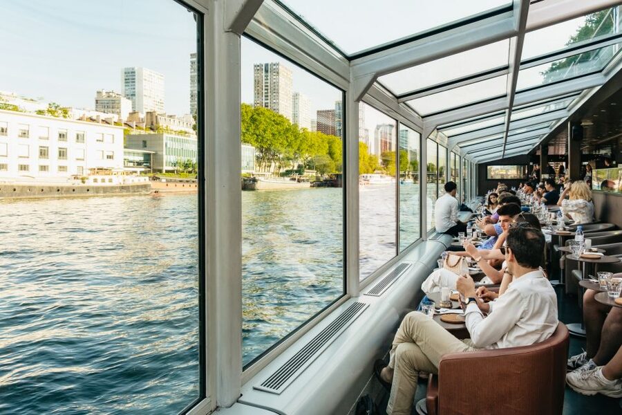 Paris: Seine River Panoramic Views Dinner Cruise - The Eiffel Tower and Île aux Cygnes