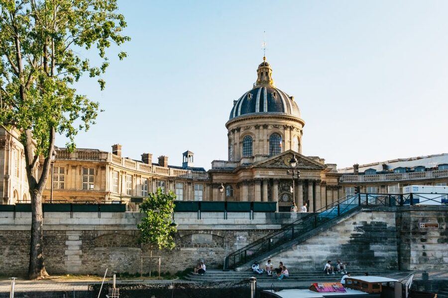 Paris: Seine River Panoramic Views Dinner Cruise - The Louvre and Place de la Concorde from the water