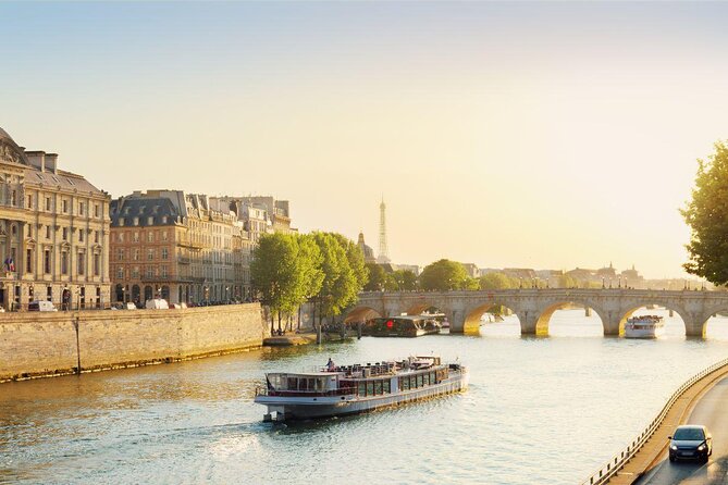 Paris Seine River Sightseeing Cruise with Commentary by Bateaux Parisiens - Paris from the Seine, with the Eiffel Tower as your starting point