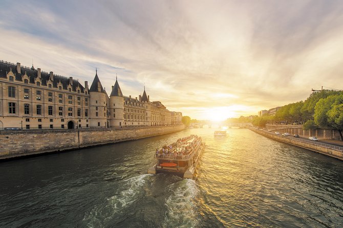 Paris Seine River Sightseeing Cruise with Commentary by Bateaux Parisiens - Who will get the most from this cruise?