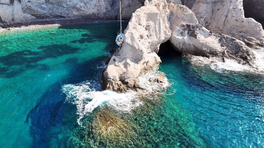 Paros Antiparos: Full-Day Boat Tour with Lunch & Drinks - Passing Epitaphios before lunch at Despotiko