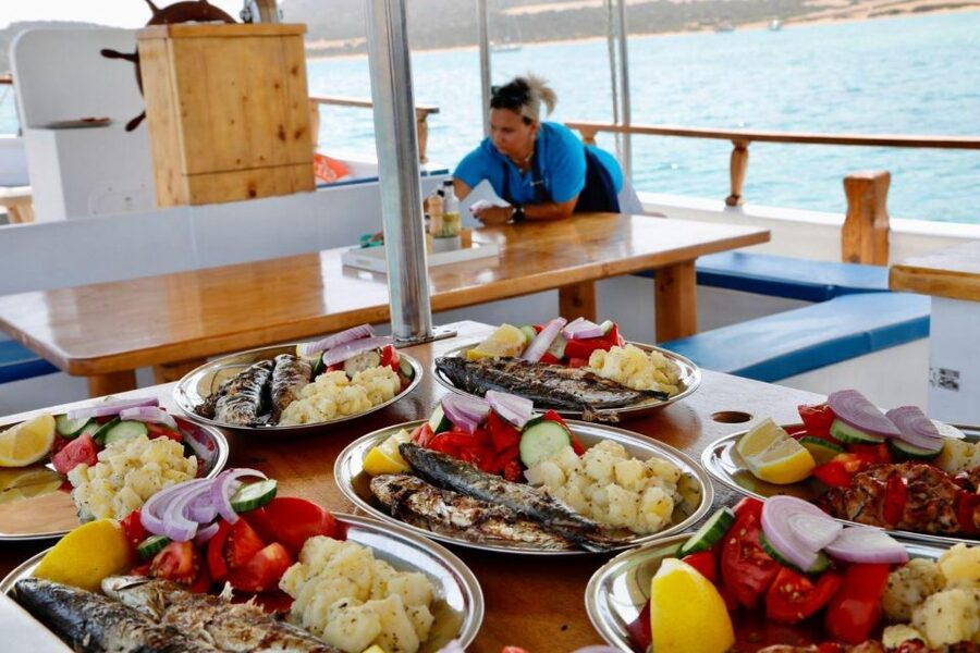 Paros Antiparos: Full-Day Boat Tour with Lunch & Drinks - Weather, comfort, and practical limits