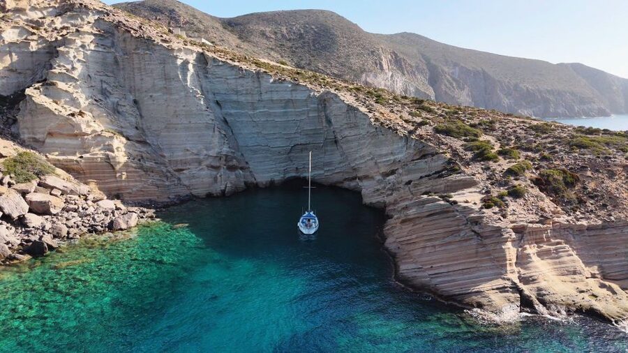 Paros Antiparos: Full-Day Boat Tour with Lunch & Drinks - Morning coffee and the sail toward Panteronissia