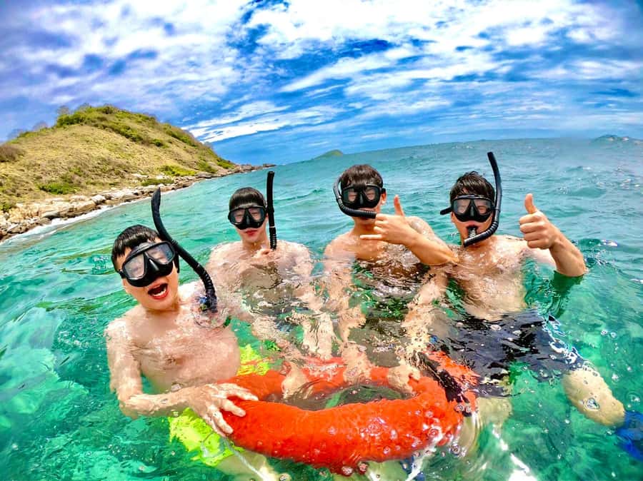 Pattaya: Exclusive 3-Island Catamaran Tour with Buffet Lunch - The morning pickup and ride to the marina