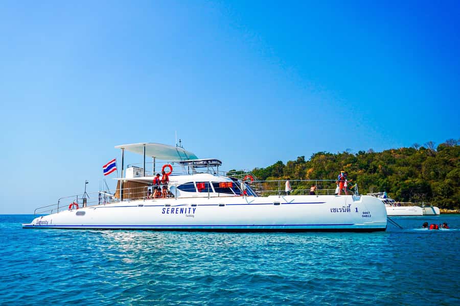 Pattaya: Exclusive 3-Island Catamaran Tour with Buffet Lunch - Koh Rin: the best water stop, but no beach landing