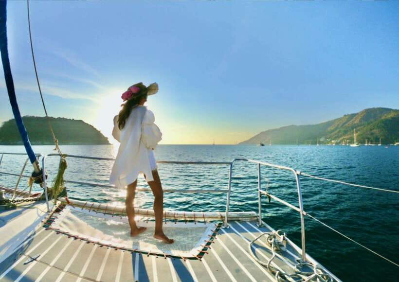 Phuket: Coral Island Catamaran Cruise with Sunset Dinner - An hour or two on Coral Island
