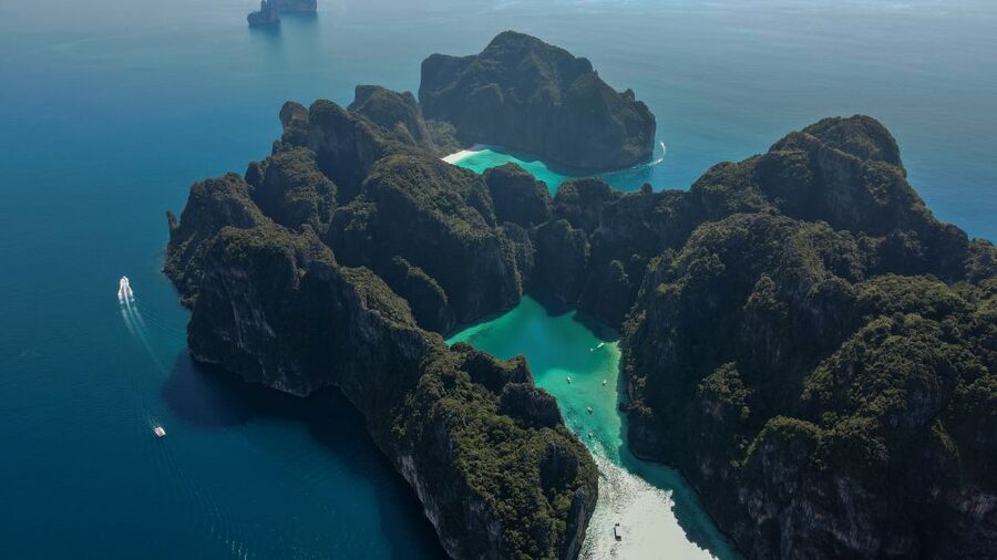 Phuket: Phi Phi Islands Day-Trip by Speed Catamaran - Sunset near Maiton Island