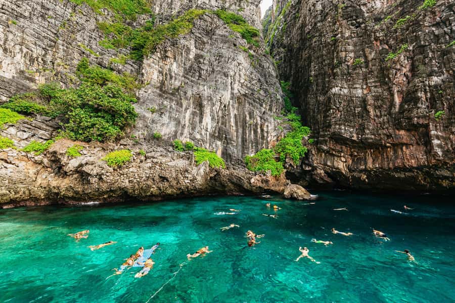 Phuket: Phi Phi Islands Day-Trip by Speed Catamaran - Starting with a smooth Phuket pickup