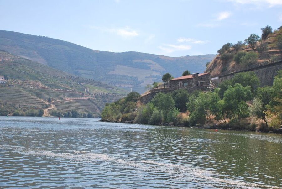 Pinhão: 2-Hour Rabelo Boat Tour with Audio Guide - Key points to know before you go