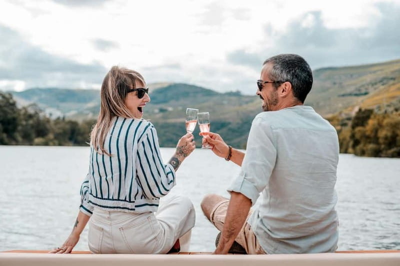 Pinhão: Douro River Solar Boat Tour with Wine Tasting - Finding the dock near Pinhão station
