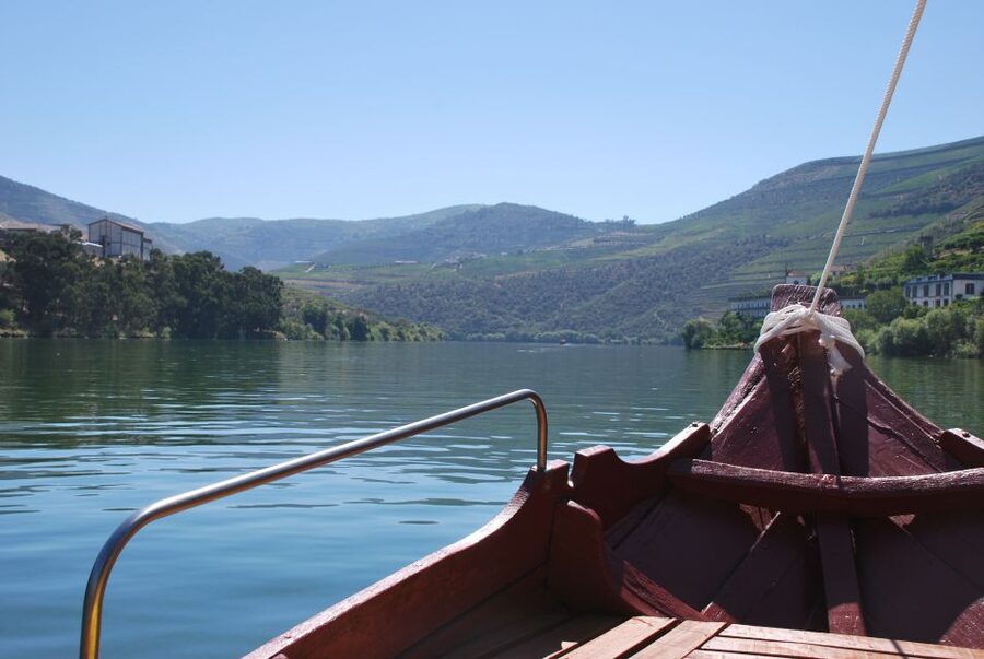 Pinhão: Rabelo Boat 1-Hour Tour - Finding the Magnifico Douro pier in Pinhão