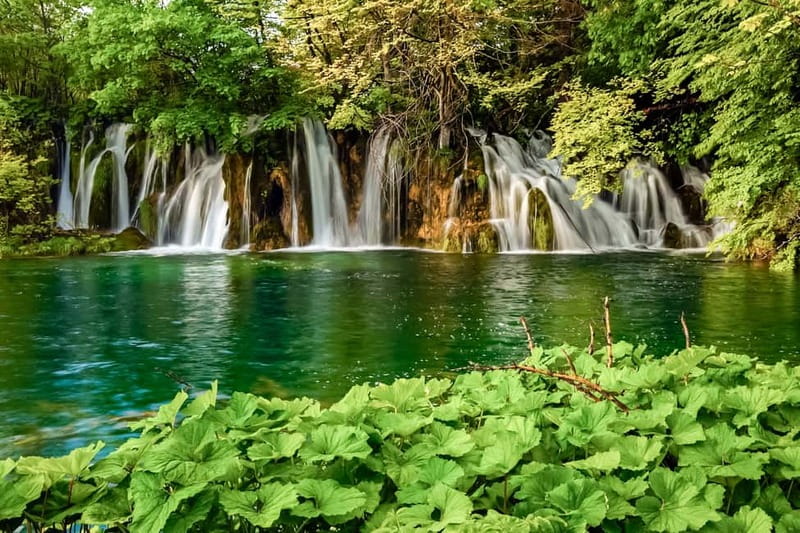 Plitvice Lakes: Guided Walking Tour with Bus and Boat Ride - The electric boat across the lakes