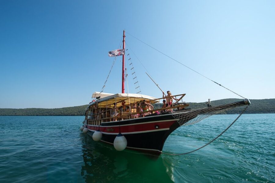 Poreč: Evening Boat Trip to Discover Dolphins - Leaving Poreč on the Kristofor