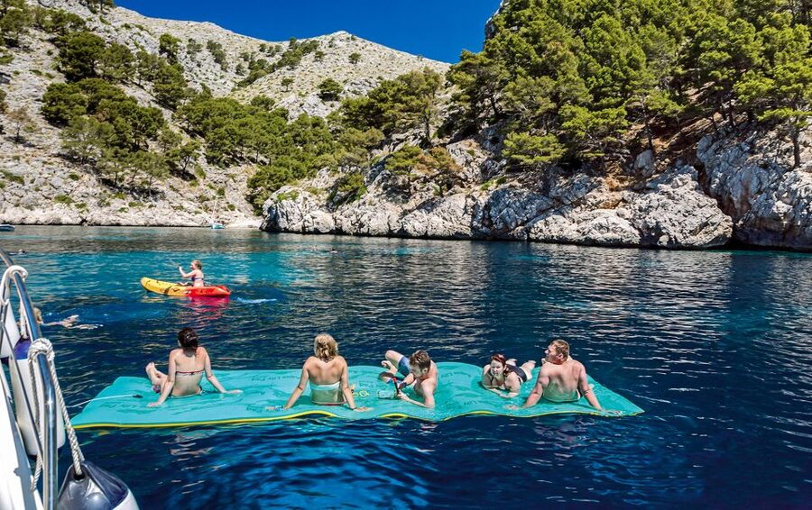 Port d'Alcudia: North Coast Catamaran Cruise with Meal - Key points to know before booking