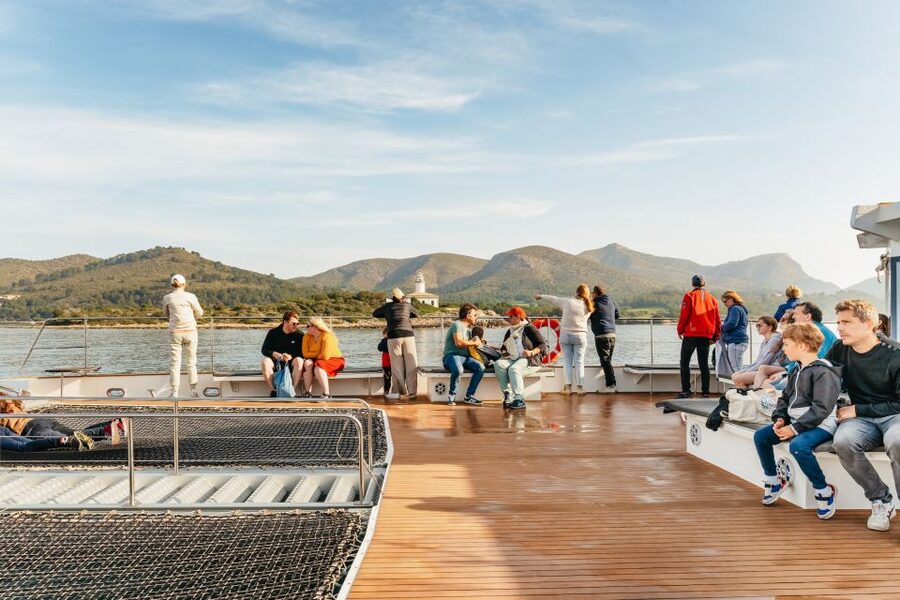 Port d'Alcudia: Sunrise at Sea & Dolphin Watching Boat Tour - The ride back and the small breakfast