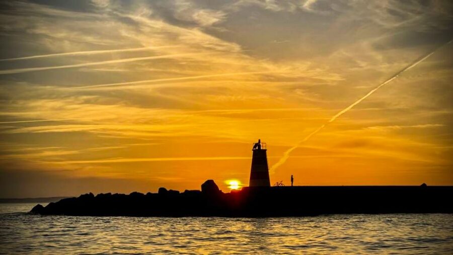 Portimão: Sunset Cruise to Benagil Cave - Alfanzina Lighthouse and the coastline around Benagil