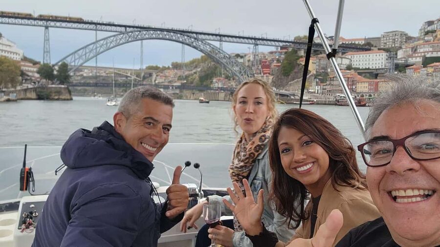 Porto: 6 Bridges Cruise, Welcome Drink & Sunset Option - Why Porto looks better from the Douro