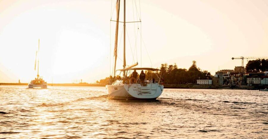 Porto: Daytime or Sunset Douro River Cruise With Port Wine - The route from Arrábida Bridge to the Atlantic