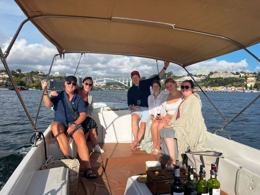 Porto: Douro River Boat Cruise with Port Wine Tasting - The guides are a major part of the value