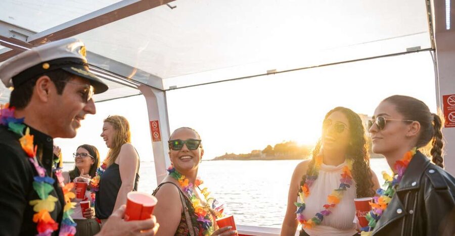 Porto: Douro River Party Boat with Sunset Option & 6 Bridges - Setting out from Gaia Quay