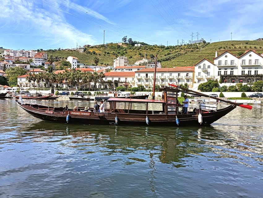 Porto: Douro Valley Tour with 2 Wineries, Lunch and Cruise - The road into the Douro Valley