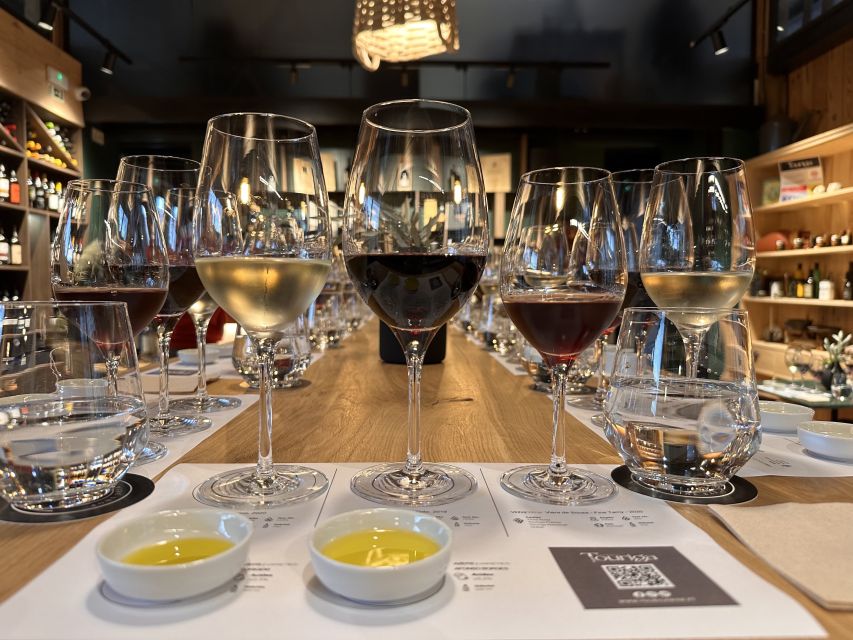 Porto: Douro Valley Tour with Wine Tasting, Cruise and Lunch - Sabrosa photo stop and the road back to Porto