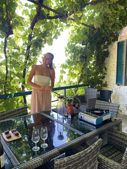 Porto: Douro Valley Wine Tour with a Sommelier & Boat Trip - The N222 and the first Douro viewpoints