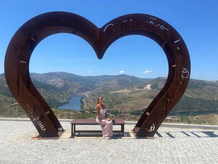 Porto: Douro Valley Wine Tour with a Sommelier & Boat Trip - The first stop near Penafiel: Vinho Verde with a family welcome
