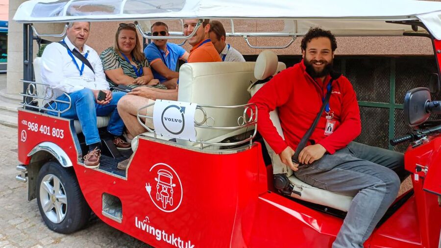 Porto: Guided Tour by Tuk-Tuk & Optional Douro River Cruise - Shared or private tuk-tuk?