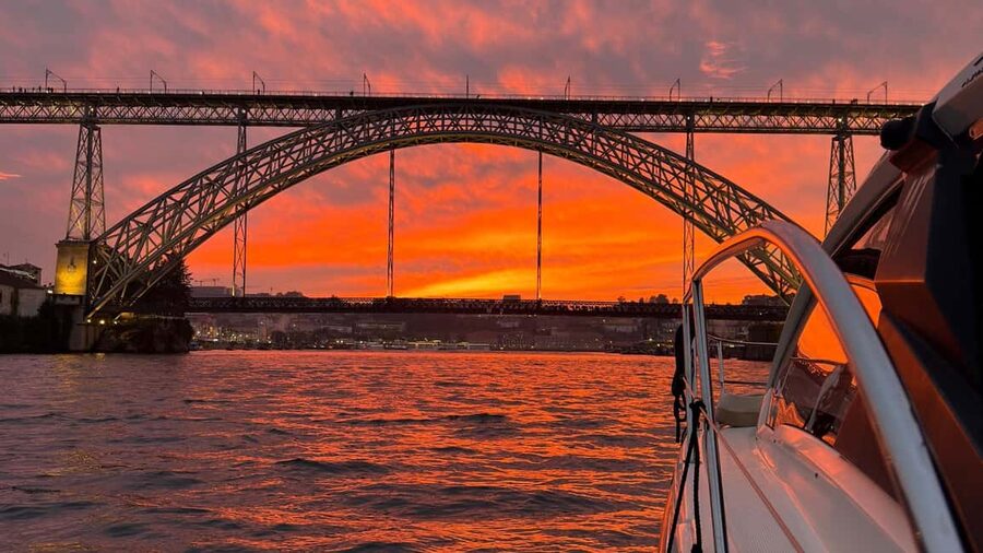 Porto: Luxury 6 Bridges Yacht Cruise with Wine & Snacks - Passing Porto’s six bridges