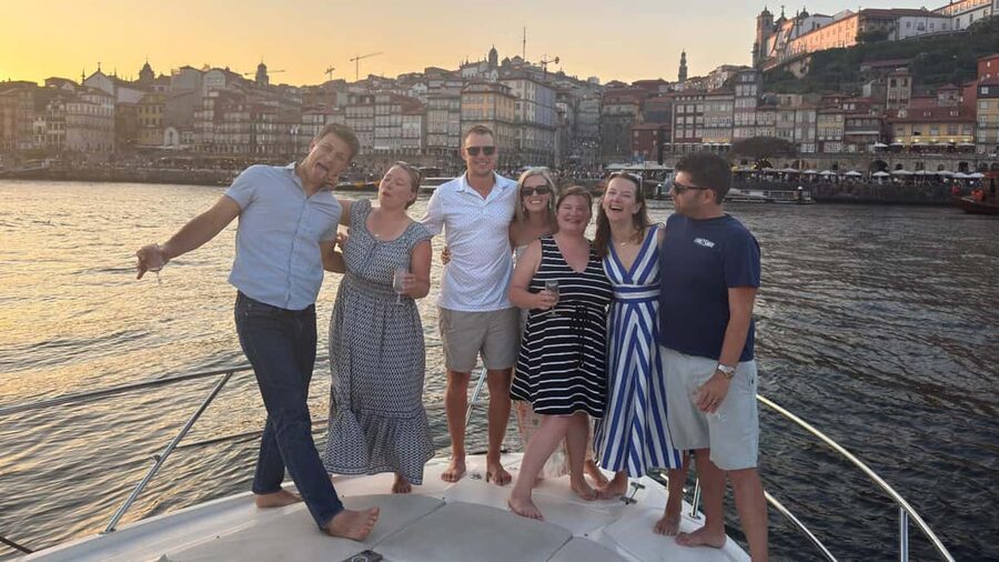Porto: Luxury 6 Bridges Yacht Cruise with Wine & Snacks - What the yacht and crew add