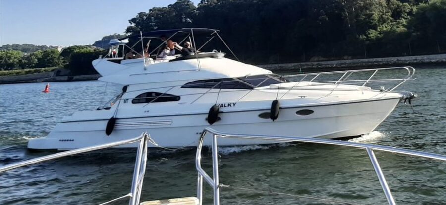 Porto: Luxury Yacht Tour of the 6 Bridges and Douro Estuary - Why the small yacht makes a difference