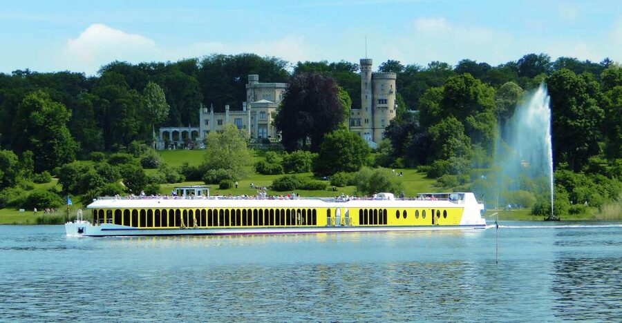 Potsdam by Boat: Island Cruise - Four hours through Potsdam’s Havel waterways