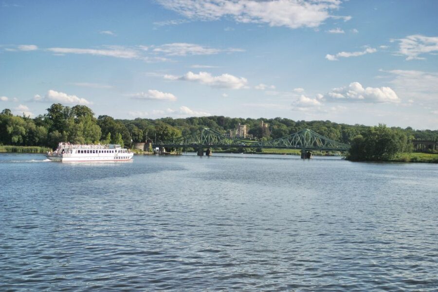 Potsdam: Palace Tour by Boat - Glienicke Bridge and the former East-West border