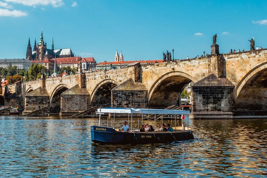 Prague: 45-Minute Sightseeing Cruise to Devil's Channel - A small boat with a relaxed feel