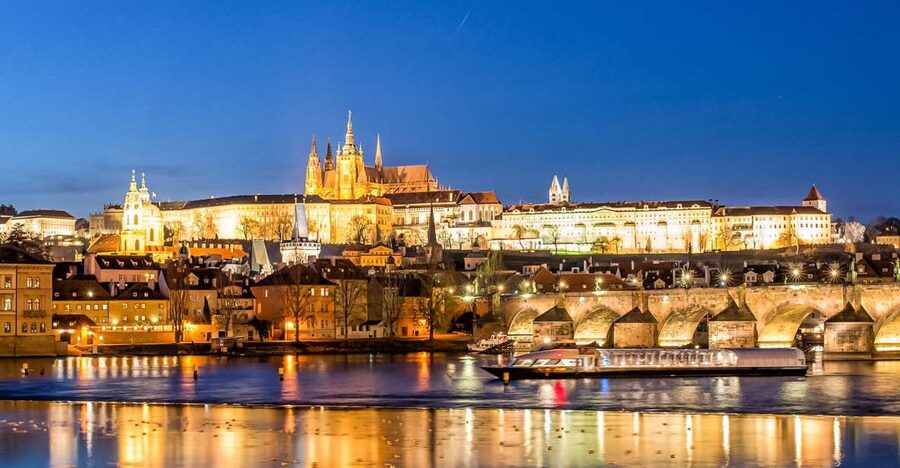 Prague: 50-Minute Sightseeing Evening Cruise - Pier 4 and the first minutes aboard