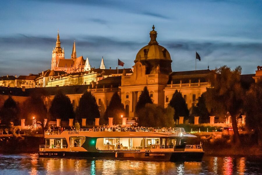 Prague: 50-Minute Sightseeing Evening Cruise - Štvanice Island and the return to the riverfront