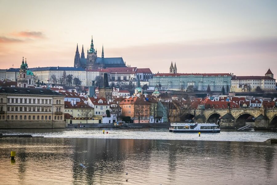 Prague: 50-Minute Sightseeing Evening Cruise - Audio guides, Wi-Fi, and what to bring