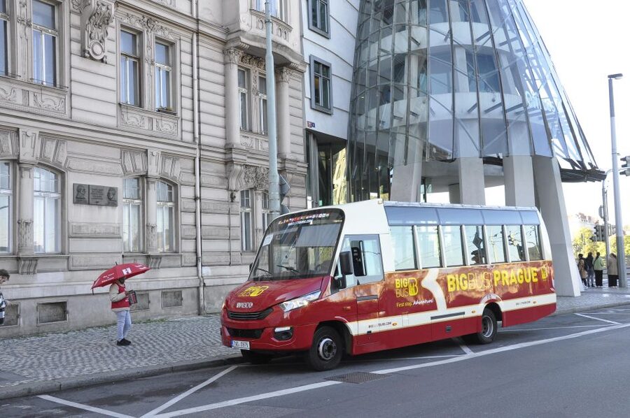 Prague: Big Bus Hop-on Hop-off, Castle Tour and River Cruise - Audio commentary, staff, and comfort