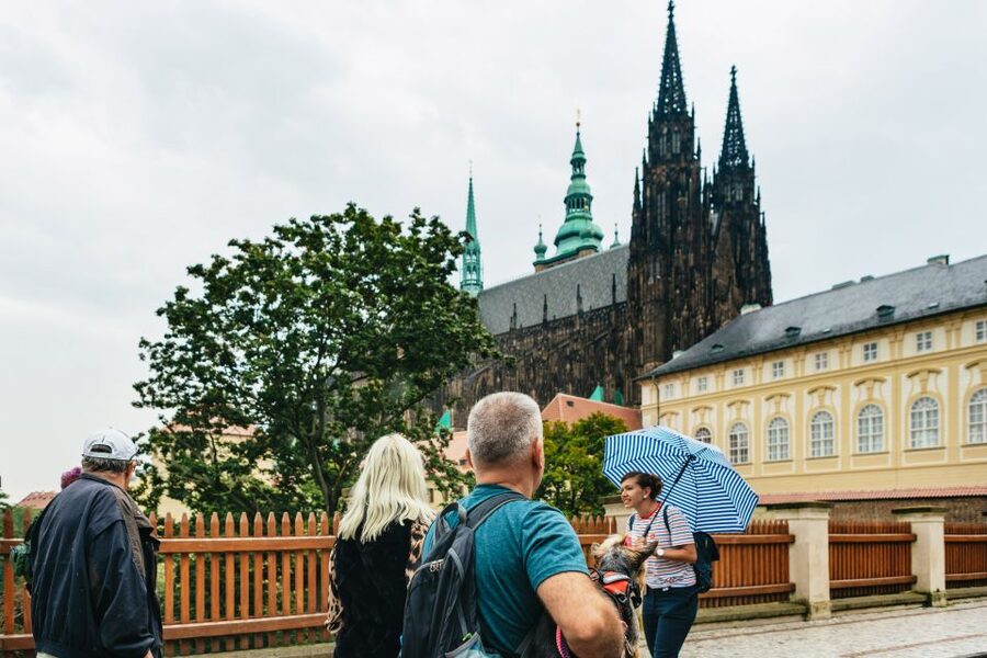 Prague: City Highlights By Bus, Boat, and on Foot - How the guides shape the experience