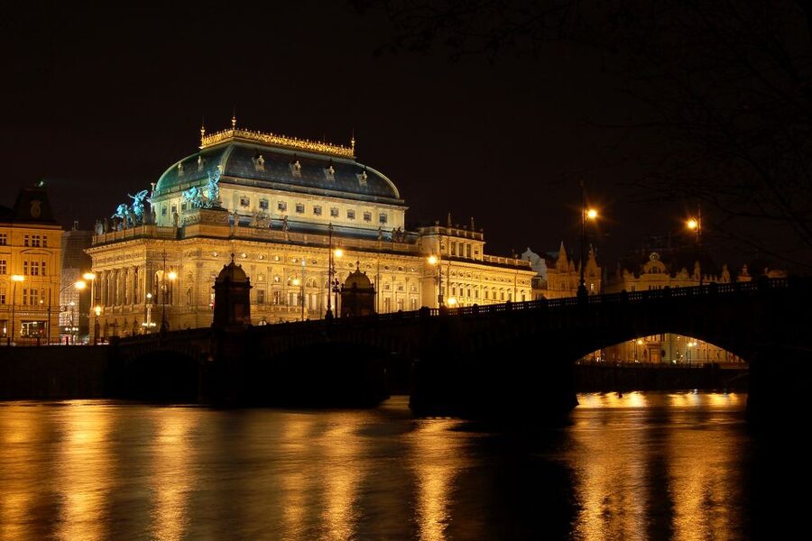 Prague: City Tour and Dinner Cruise with Hotel Pickup - At a glance: what makes this evening useful