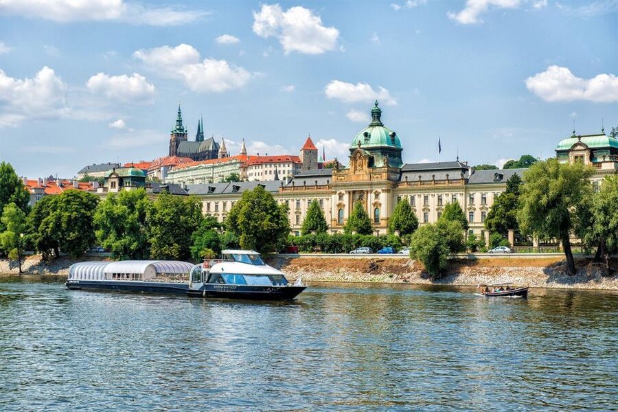 Prague: Evening Vltava River Eco Cruise with Prosecco - Pier 4, QR code, and getting settled