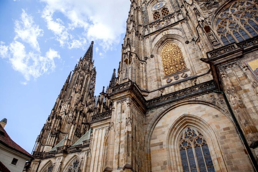 Prague: Full-Day Sightseeing Tour with Cruise and Lunch - Is $68 a fair price?