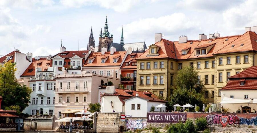 Prague: Full-Day Sightseeing Tour with Cruise and Lunch - Ending on the Vltava River
