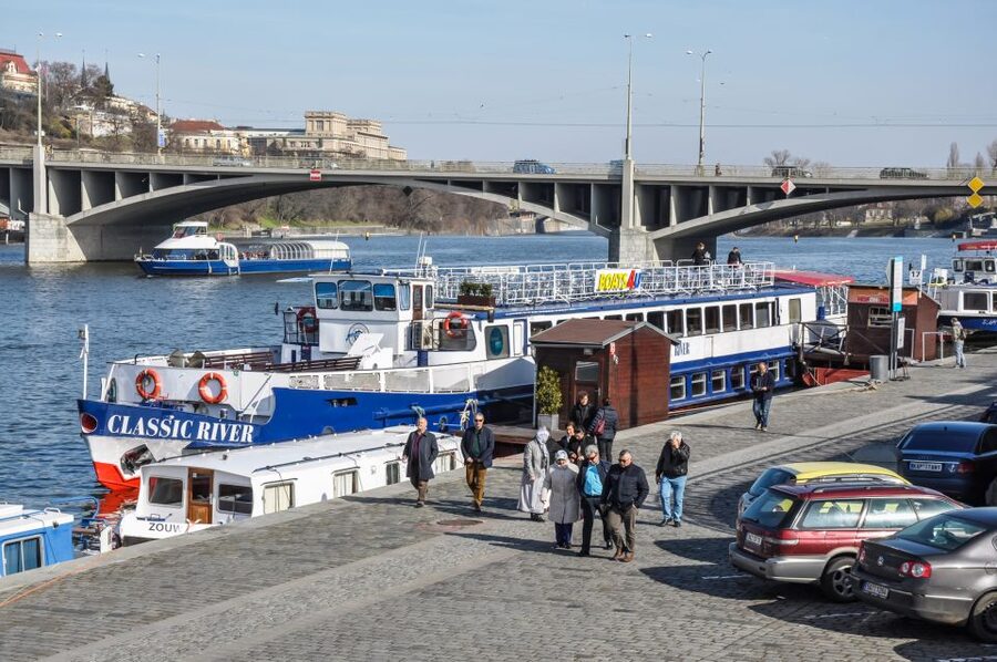 Prague: Panoramic Vltava River Cruise - Is $16 good value for 55 minutes?